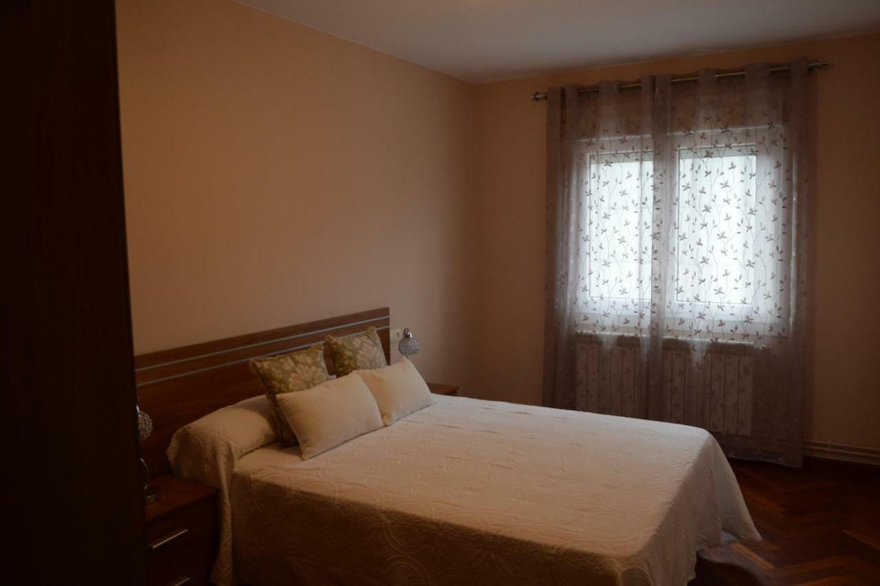 Piso Da Empegada Apartment Arzua Luaran gambar